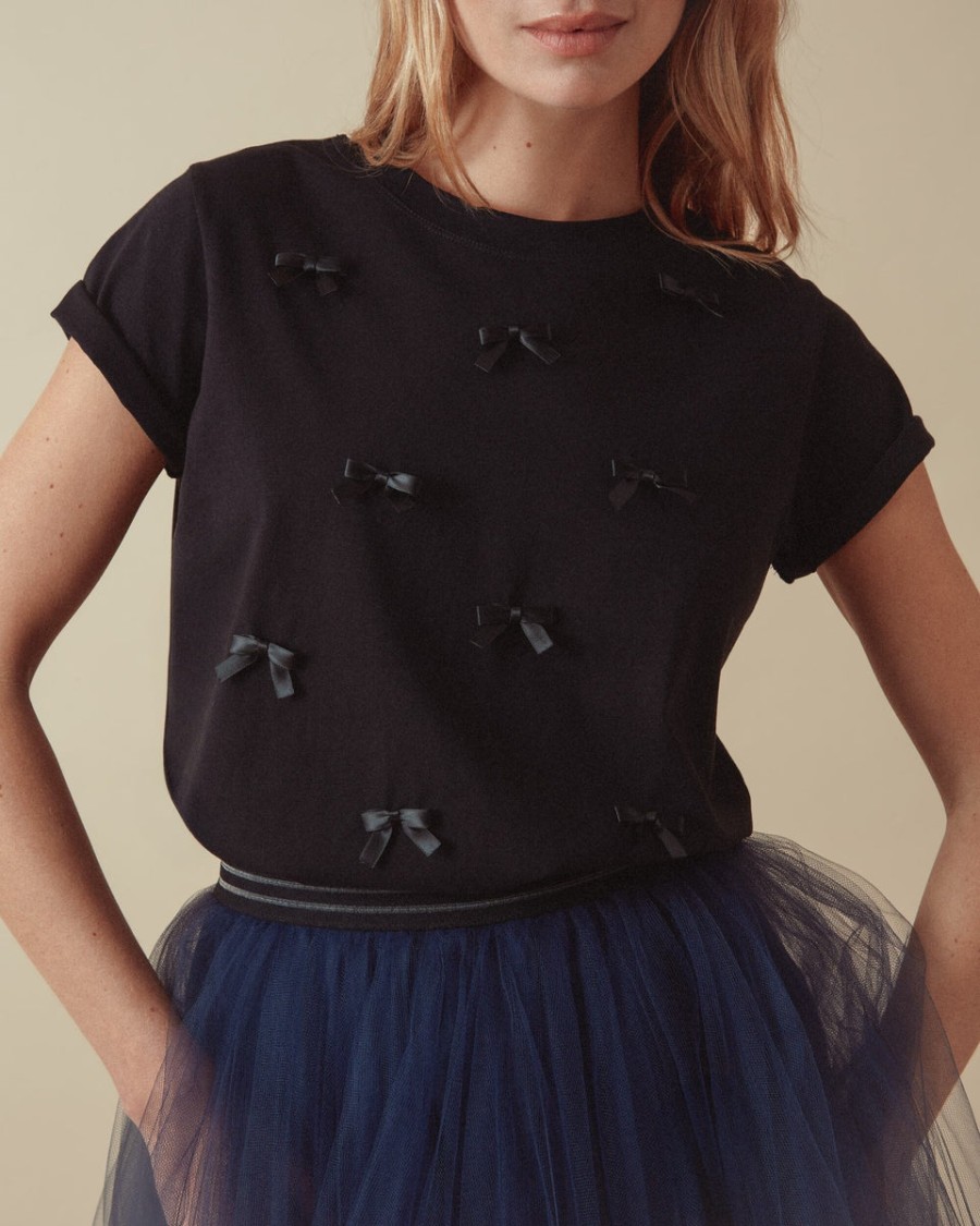 small bows t-shirt